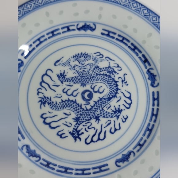 4 Vintage Porcelain Chinese Dragon 6" Dessert Plates with Rice Eyes Trim - Picture 4 of 4